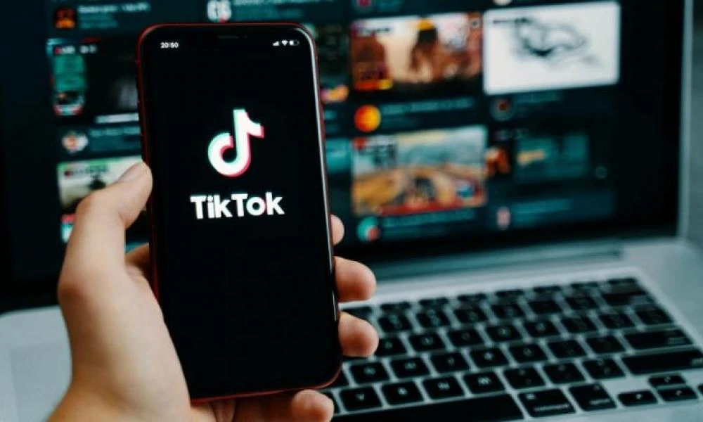 ΗΠΑ: Η υπηρεσία πληροφοριών δεν αποκλείει το ενδεχόμενο η Κίνα να χρησιμοποιήσει το TikTok για να επηρεάσει τις προεδρικές εκλογές